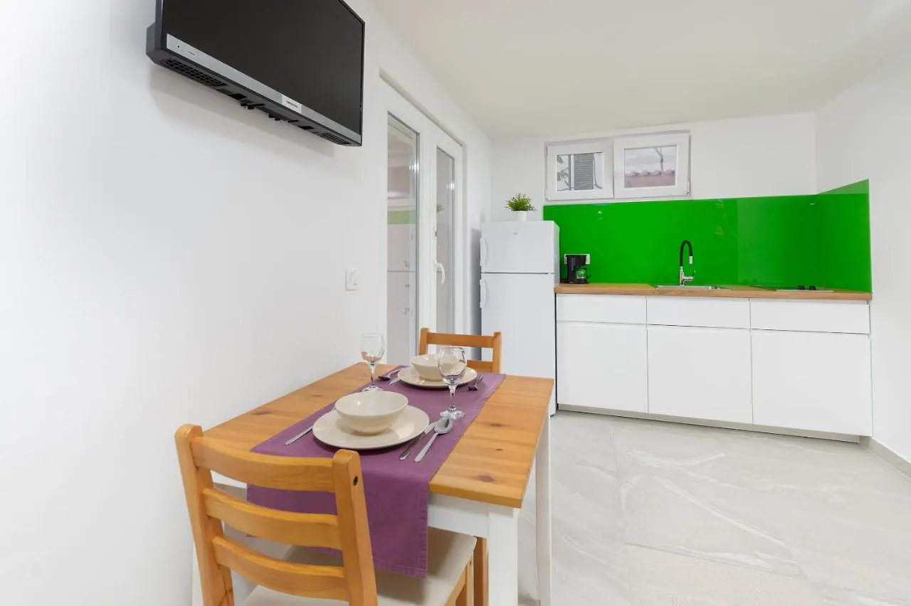 Studio Apartment Mali Medulin