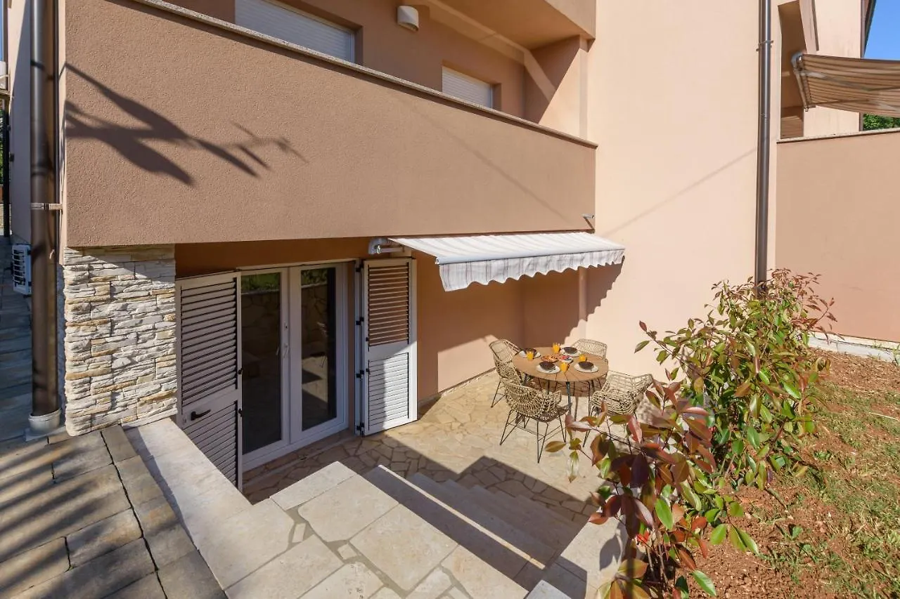 Studio Apartment Mali Medulin