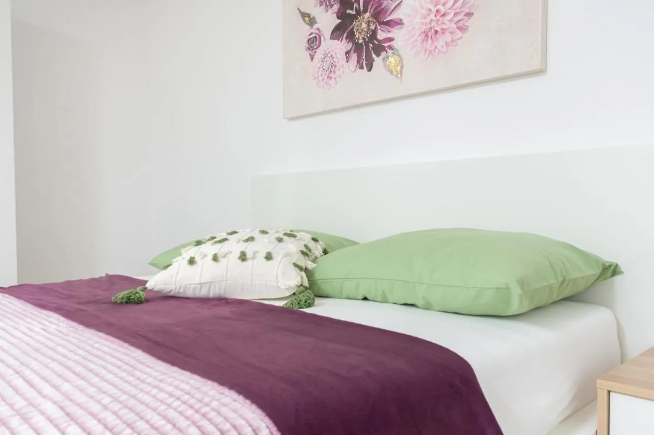 Studio Apartment Mali Medulin Croatia