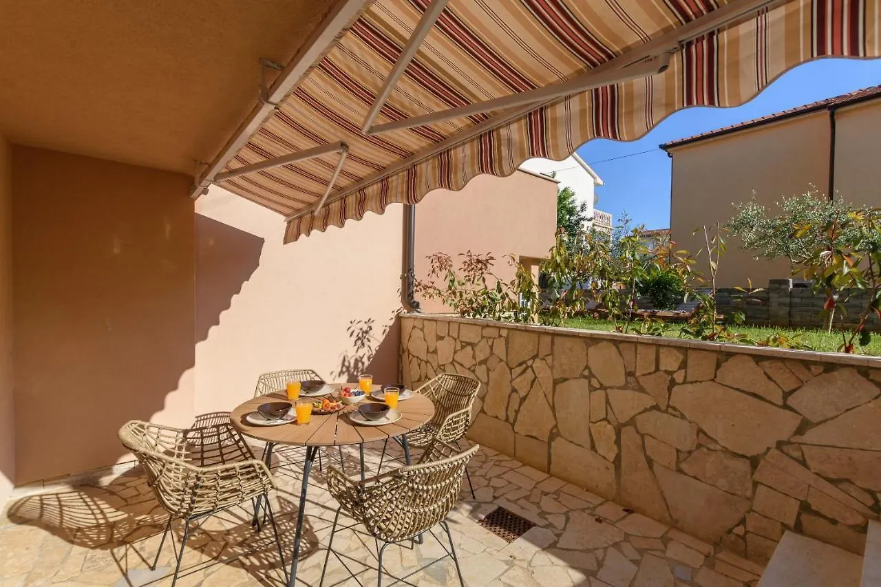 Studio Apartment Mali Medulin