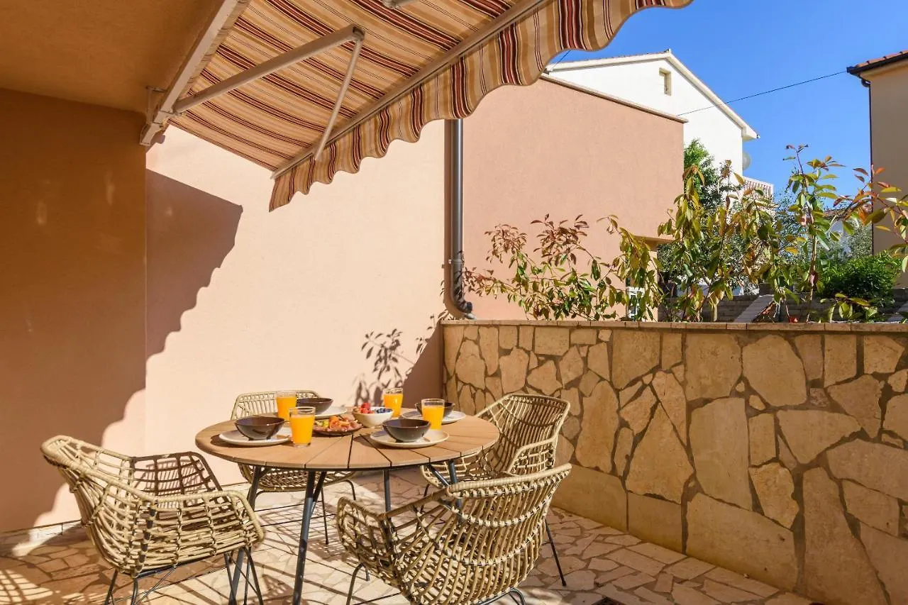 Studio Apartment Mali Medulin