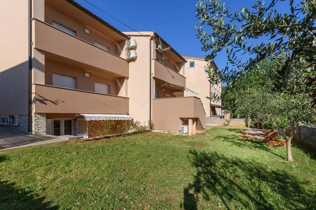 Studio Apartment Mali Medulin 0*,  Croatia