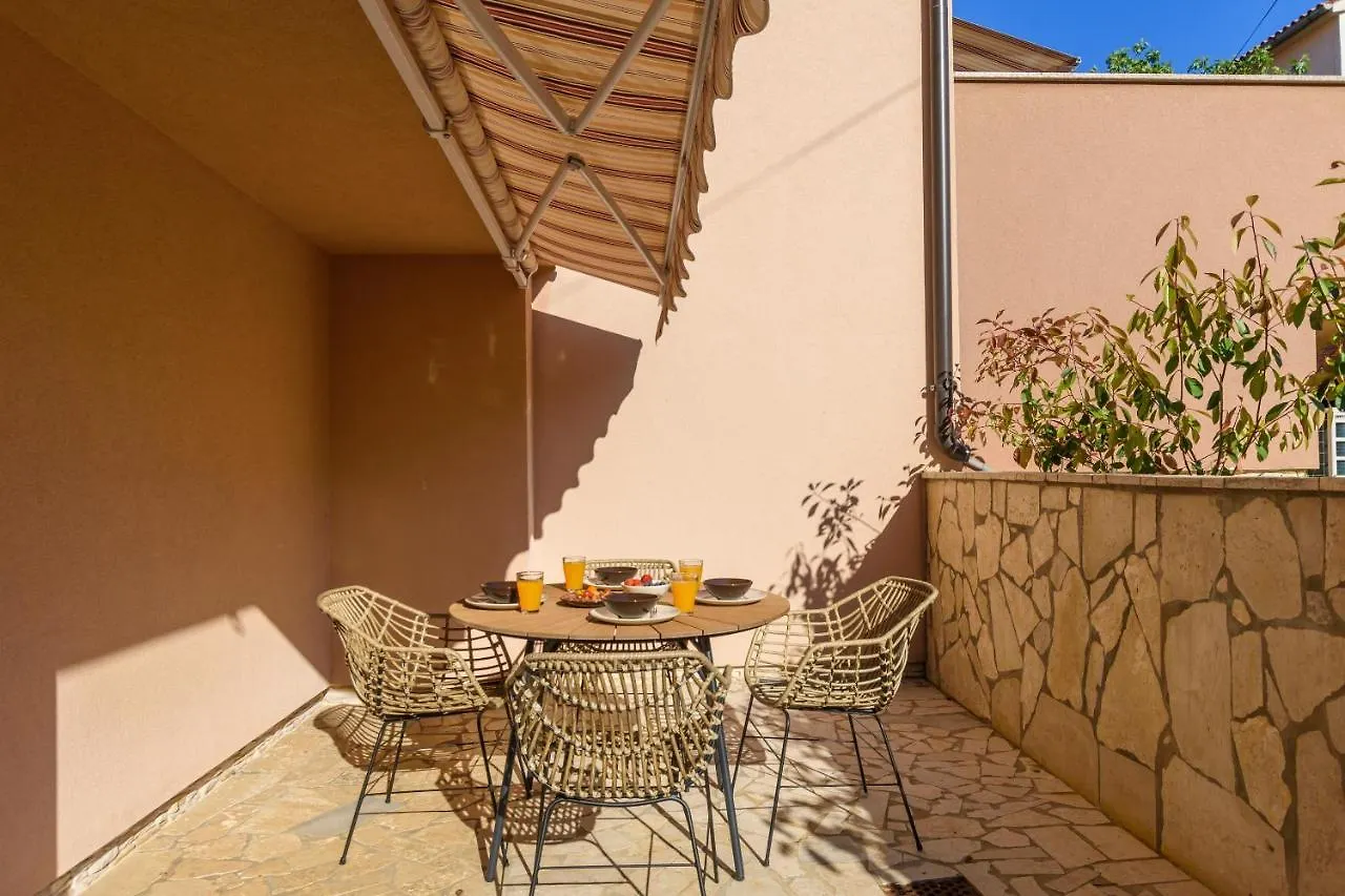 Studio Apartment Mali Medulin 0*,